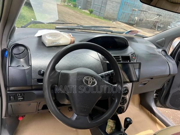 Toyota Yaris 2009 Silver