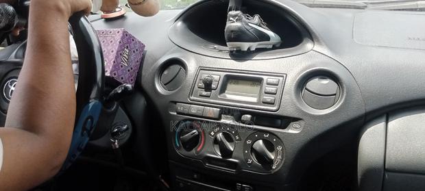 Toyota Vitz 1.0 FWD 5dr 2003 Beige