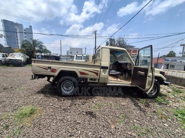 Toyota Land Cruiser 2005 Teal