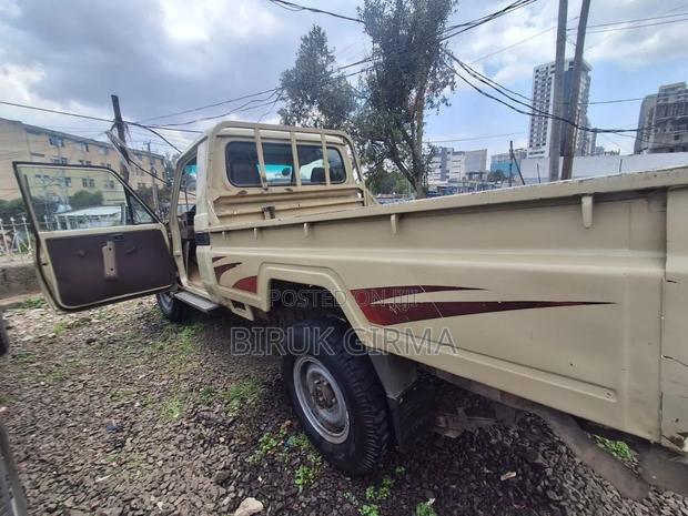 Toyota Land Cruiser 2005 Teal