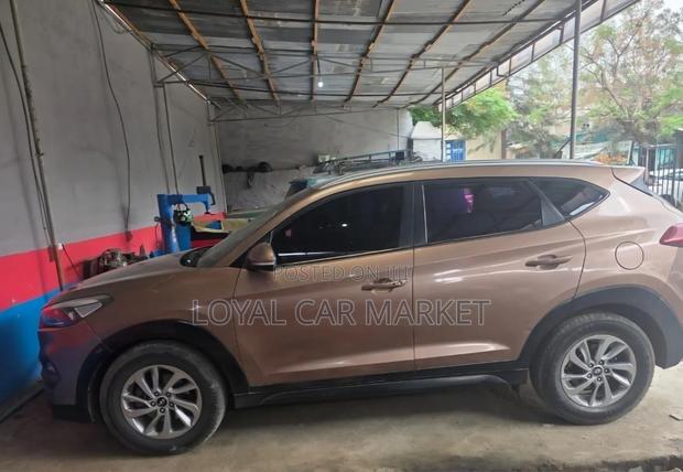 Hyundai Tucson 2016 Brown