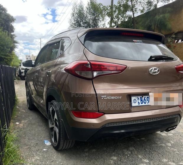 Hyundai Tucson 2016 Brown