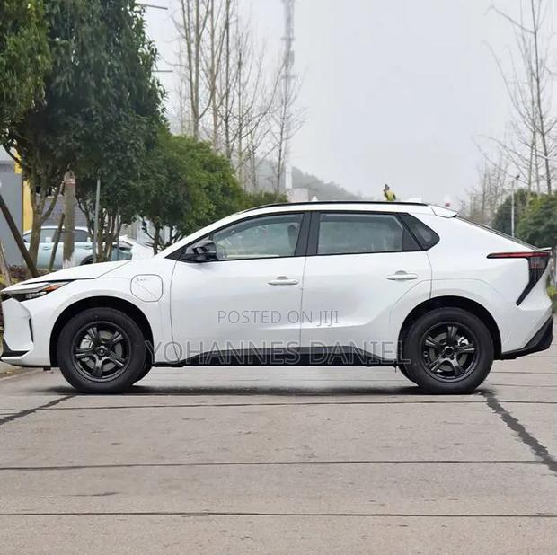 New Toyota bZ4X 2024 White