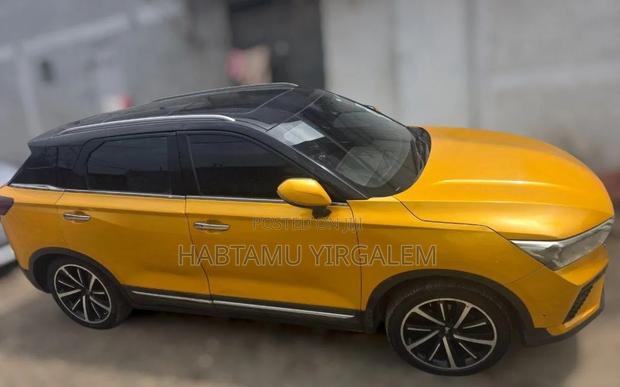 Bestune T77 1.2 FWD 2022 Yellow