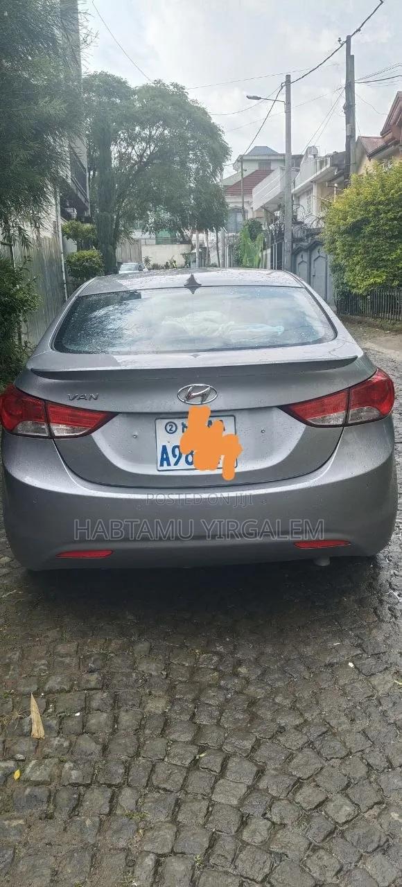 Hyundai Avante 2013 Silver