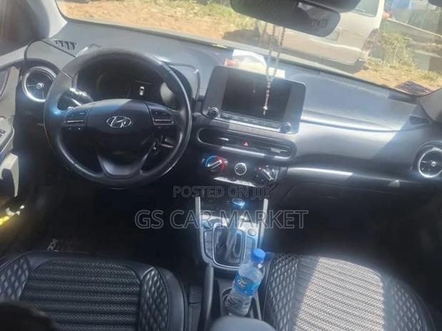 Hyundai Kona 2024 Gray