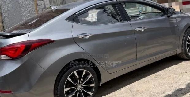 Hyundai Avante 2015 Teal