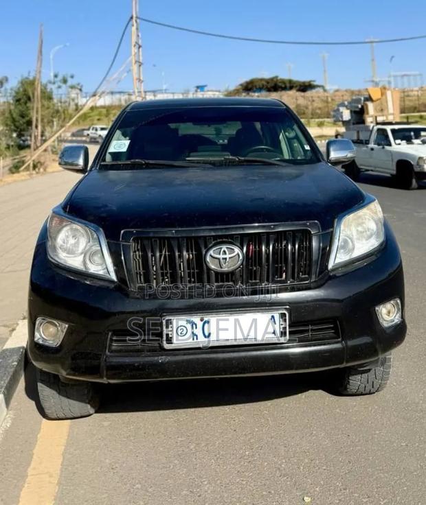 Toyota Land Cruiser Prado 2012 Matt Black