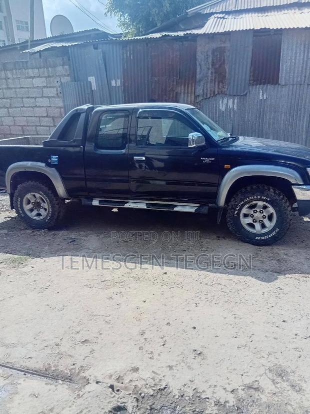 Toyota Hilux 2003