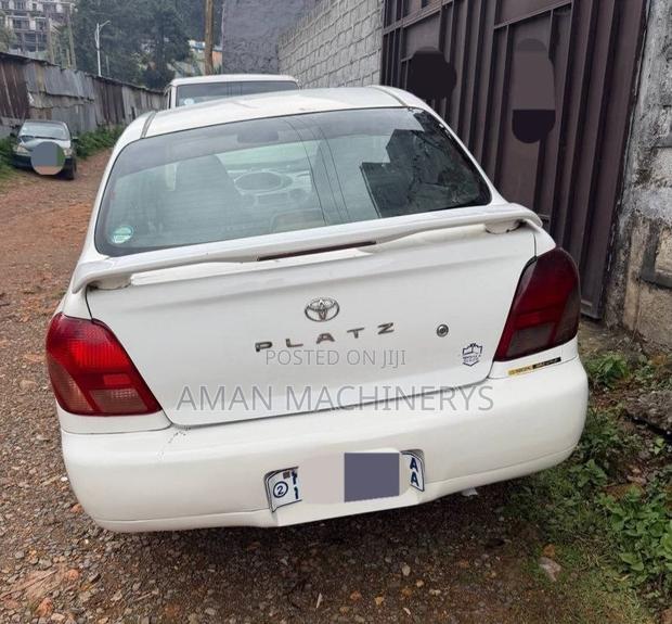 Toyota Platz 2001 White