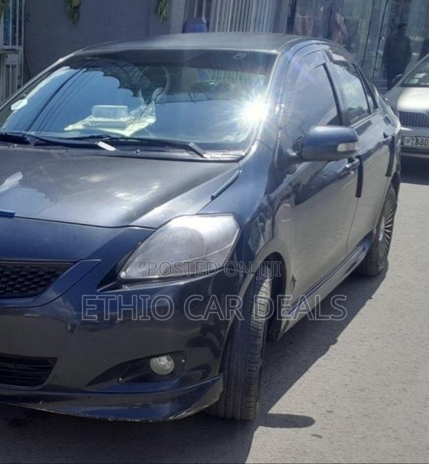 Toyota Yaris 2010 Black