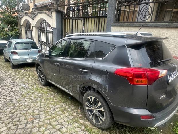 Toyota RAV4 LE 4dr SUV AWD (2.5L 4cyl 6A) 2015 Gray