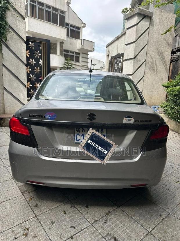 Suzuki Dzire 2022 Silver