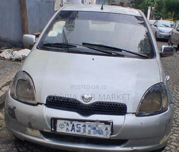 Toyota Vitz 2000