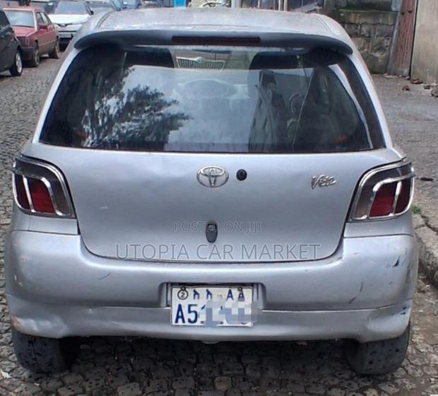 Toyota Vitz 2000