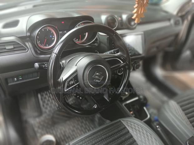 Suzuki Swift 2022 Gray