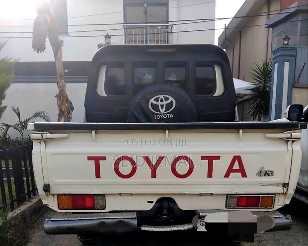 Toyota Land Cruiser 2018 White