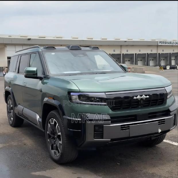 New BYD Leopard 8 2.0 Hybrid AWD 2025 Green