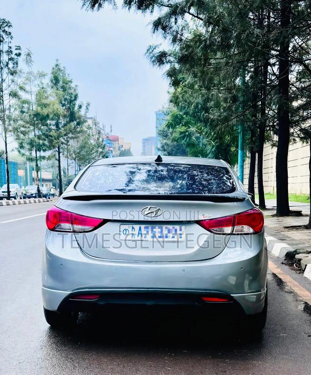 Hyundai Avante 2014 Silver