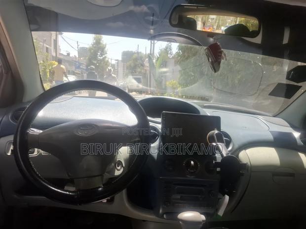Toyota Vitz 2001 Blue