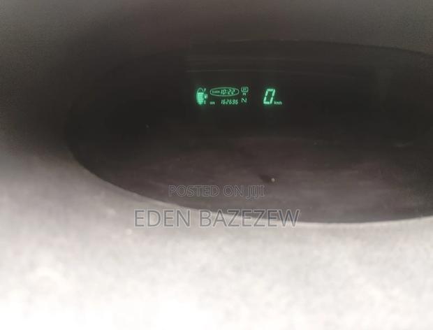 Toyota Vitz 2001 Silver
