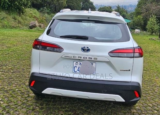Toyota Corolla Cross 2023 White