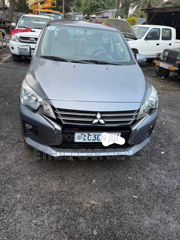 Mitsubishi Attrage 2021 Gray