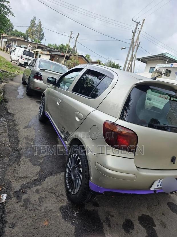 Toyota Vitz 2004