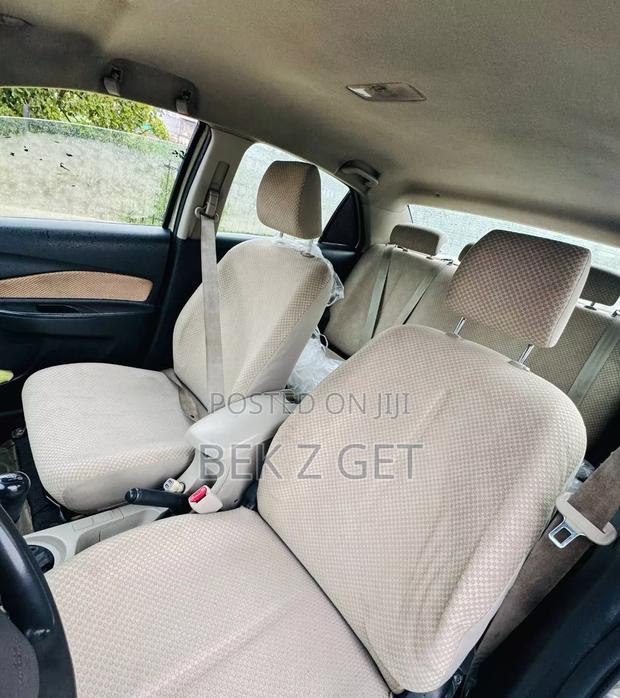 Toyota Yaris 2006 Gold
