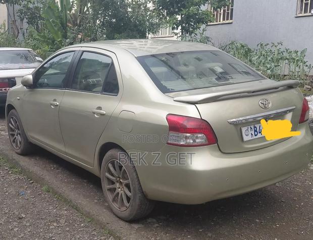 Toyota Yaris 2006 Gold