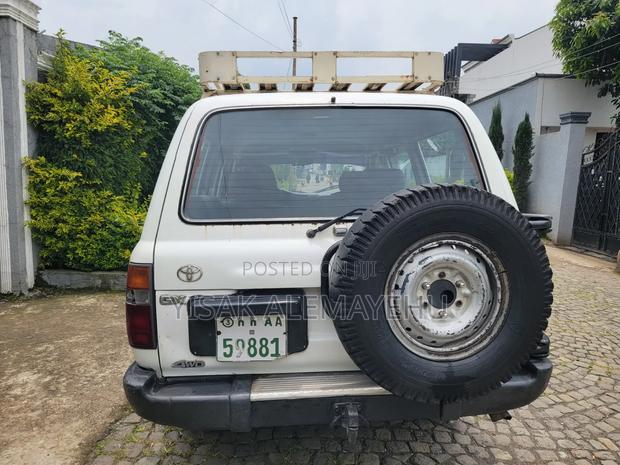 Toyota Land Cruiser 1996 White