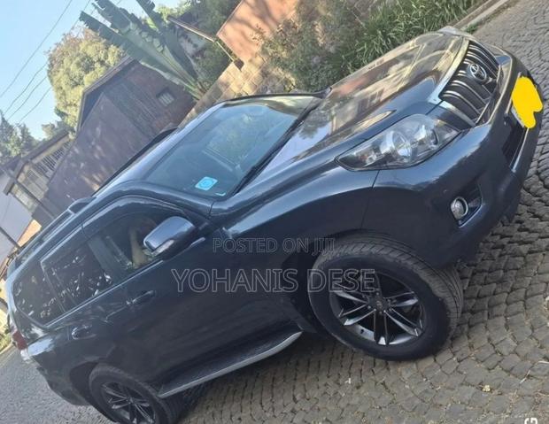 Toyota Land Cruiser Prado 2012 Brown