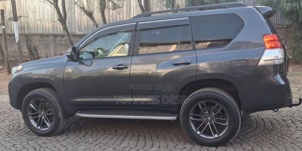 Toyota Land Cruiser Prado 2012 Brown