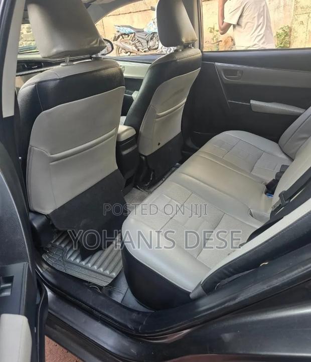 Toyota Corolla 2014 Brown
