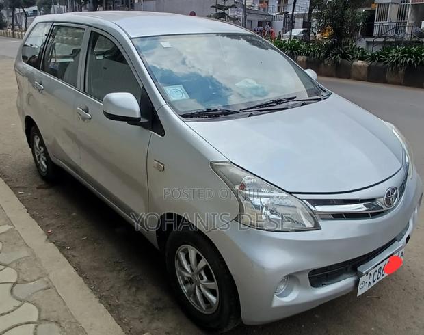 Toyota Avanza 2013 Silver