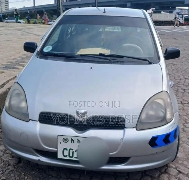 Toyota Vitz 2001