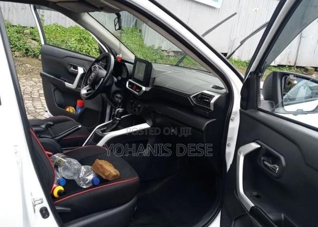 Toyota Raize 2022 Off white