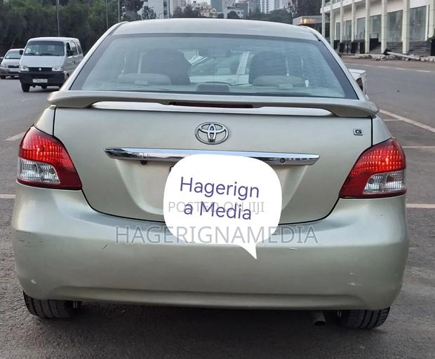 Toyota Yaris 2008 Gold
