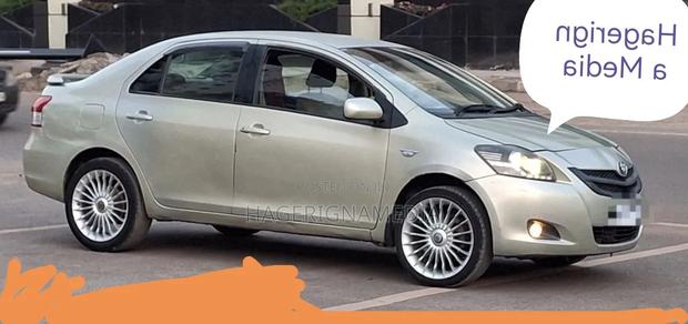 Toyota Yaris 2008 Gold
