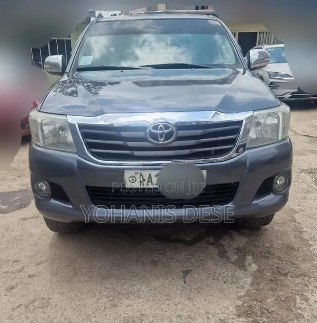 Toyota Hilux 2014
