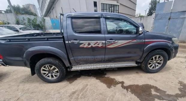 Toyota Hilux 2014