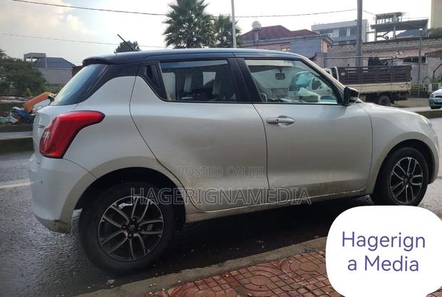 Suzuki Swift 2022 White