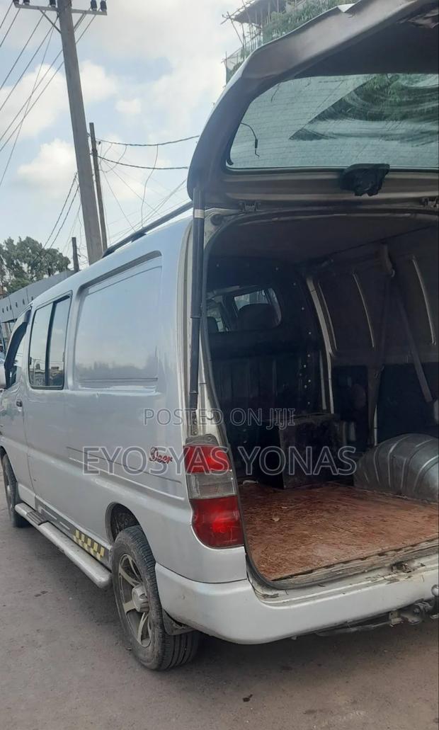 Toyota Regius 1998 Gray