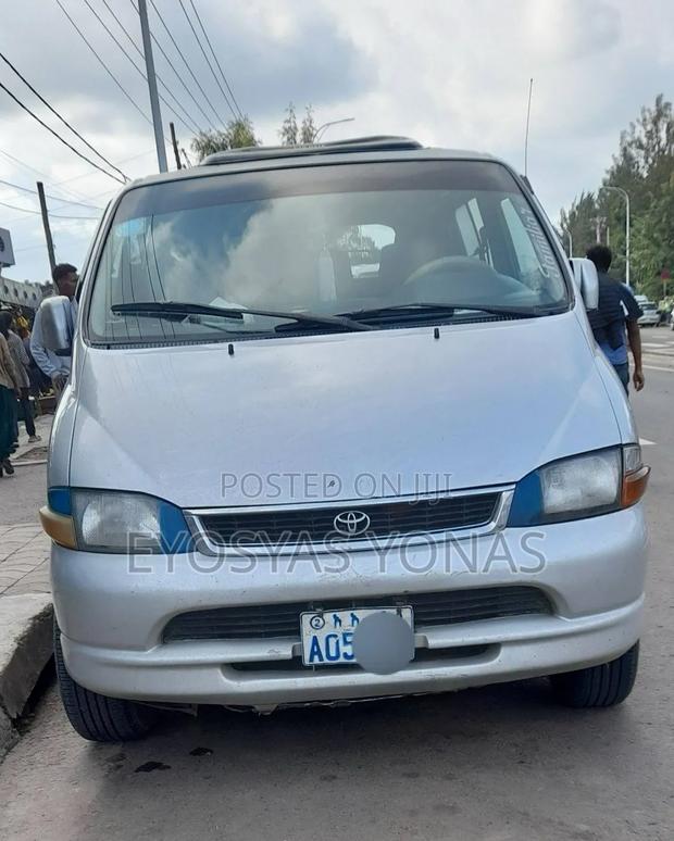 Toyota Regius 1998 Gray