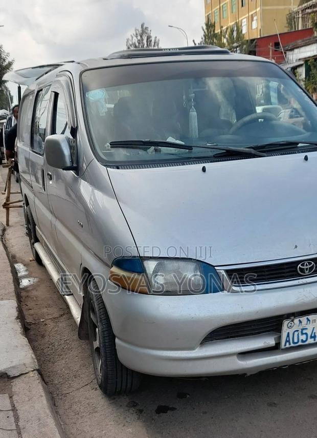 Toyota Regius 1998 Gray