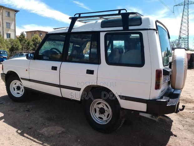 Toyota Land Cruiser 2000 White