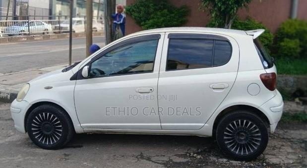 Toyota Vitz 2004 White