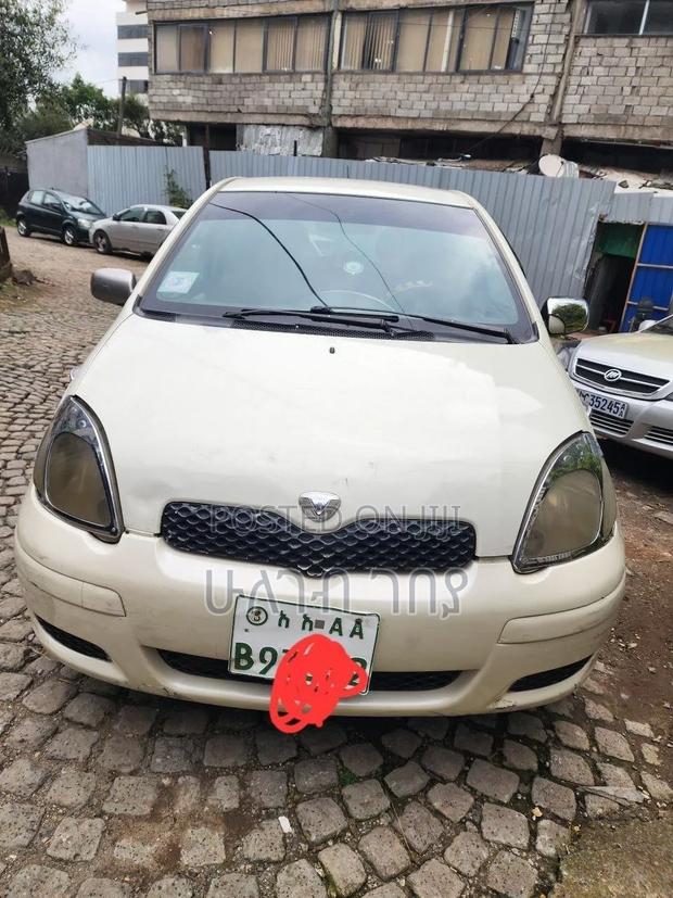 Toyota Yaris 2004 White