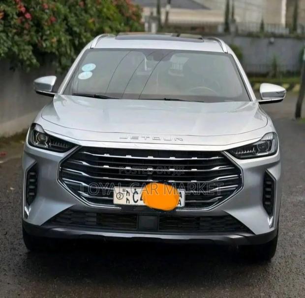 Jetour X70 Plus 2023 Silver