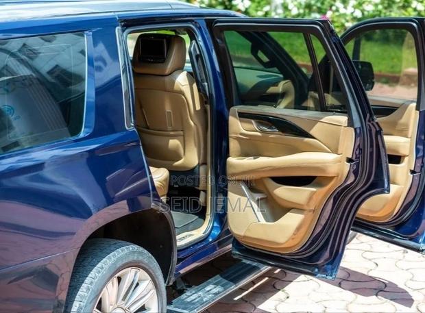 Cadillac Escalade 2018 Gray